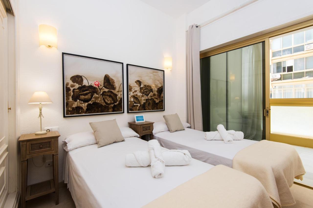 Rentandhomes Beachfront Center Appartement