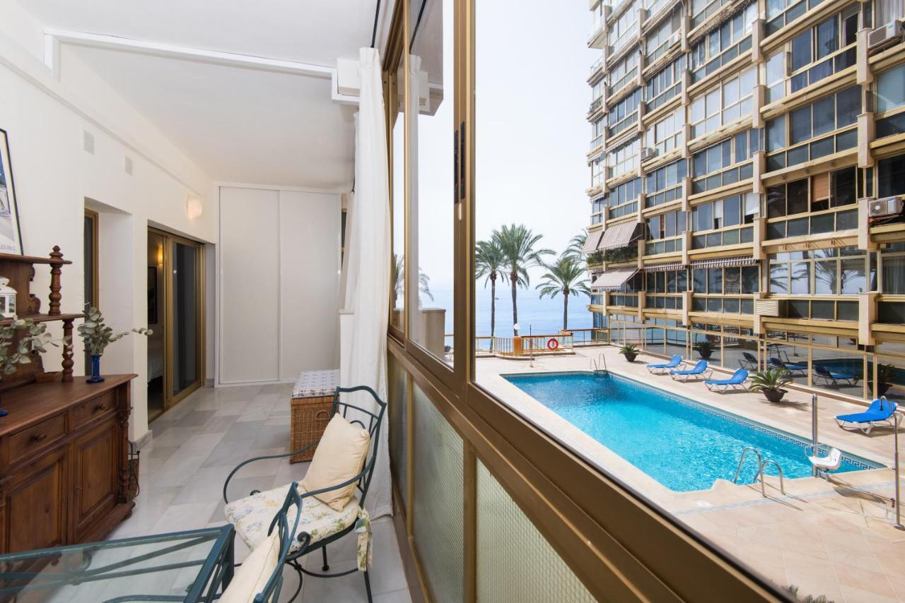 Rentandhomes Beachfront Center *