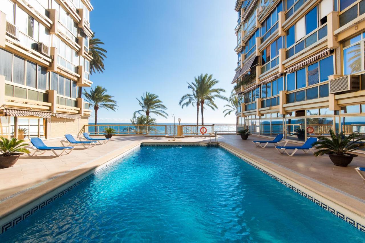 Rentandhomes Beachfront Center * Marbellac